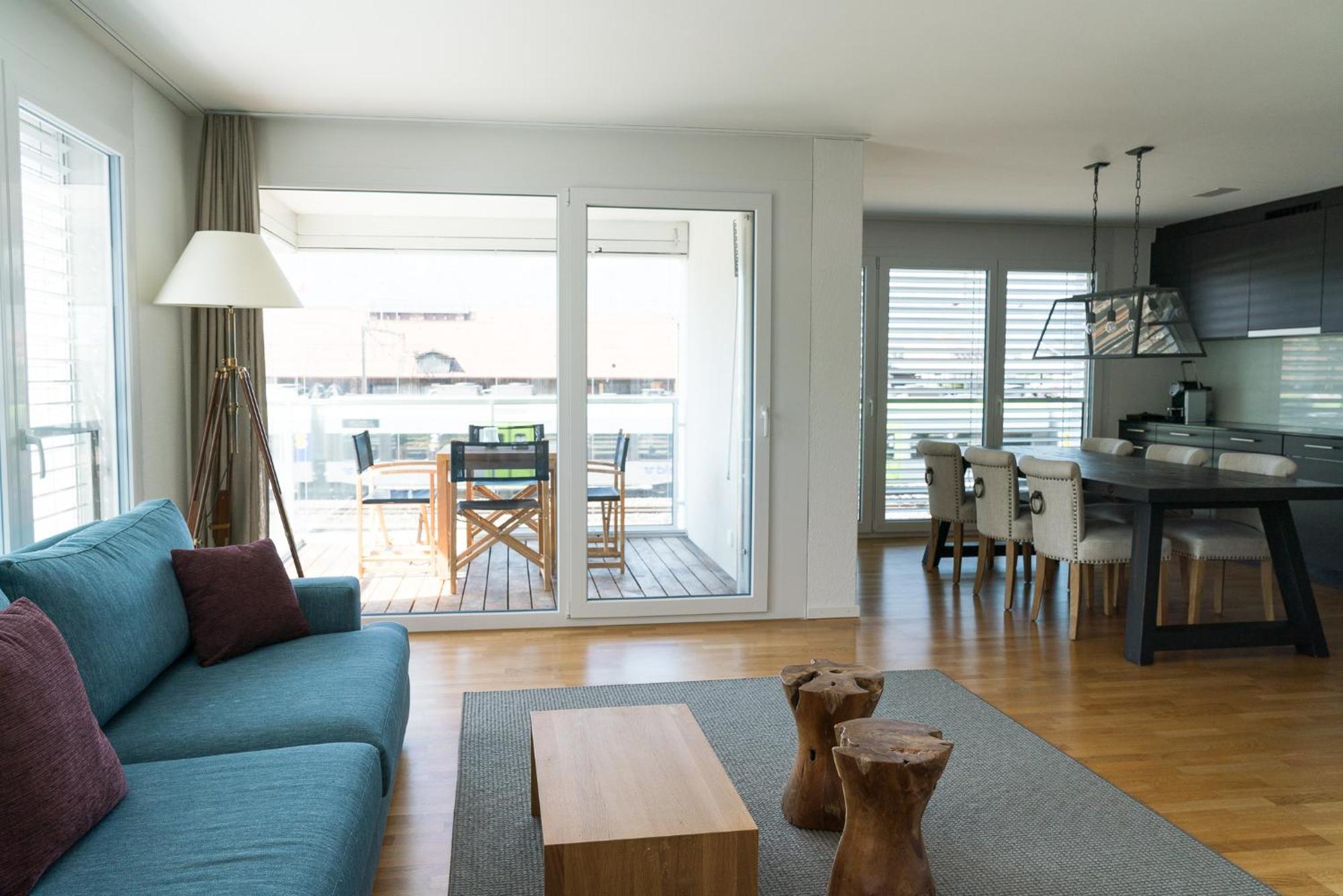 Apartment Spedition 툰 외부 사진
