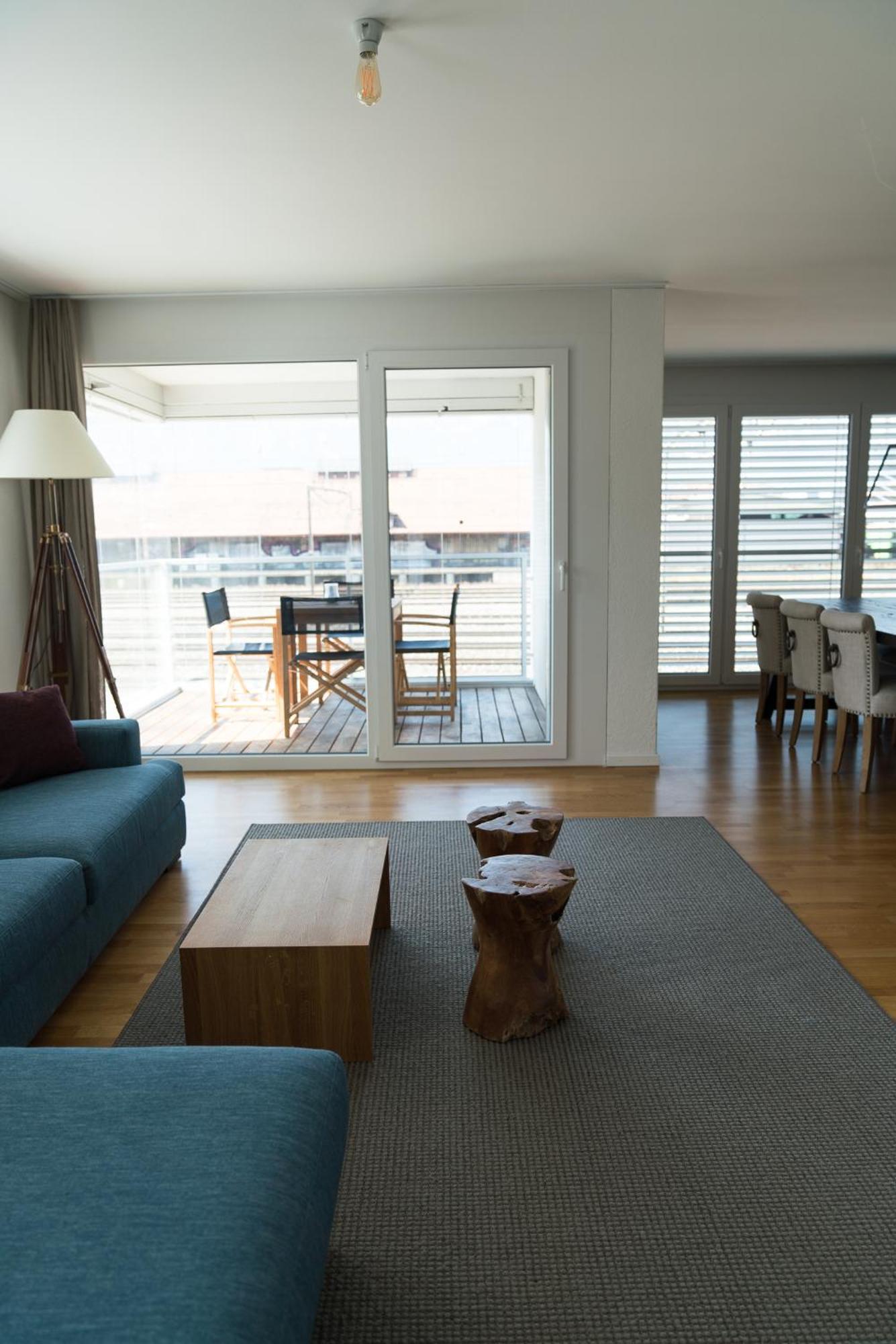 Apartment Spedition 툰 외부 사진