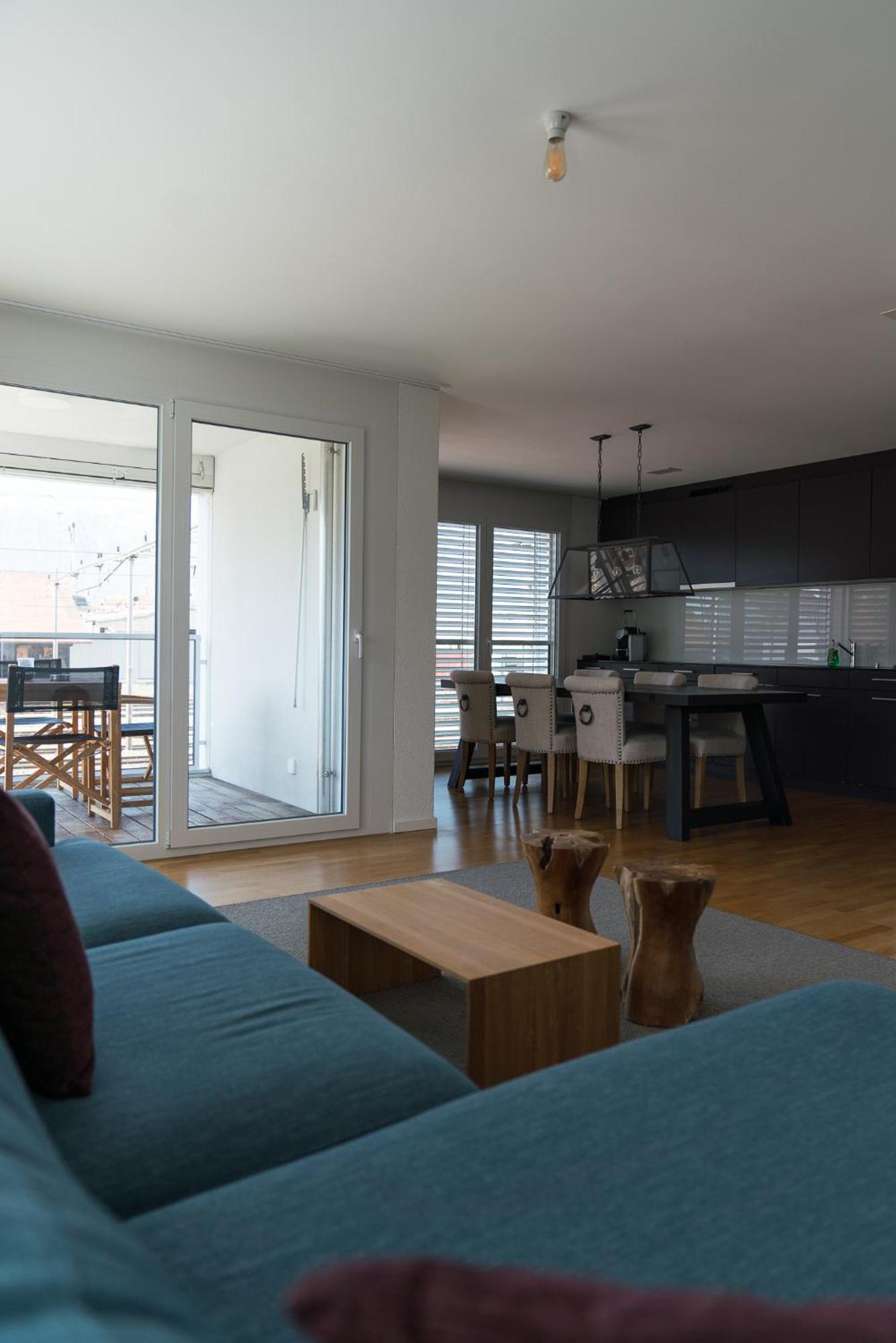Apartment Spedition 툰 외부 사진