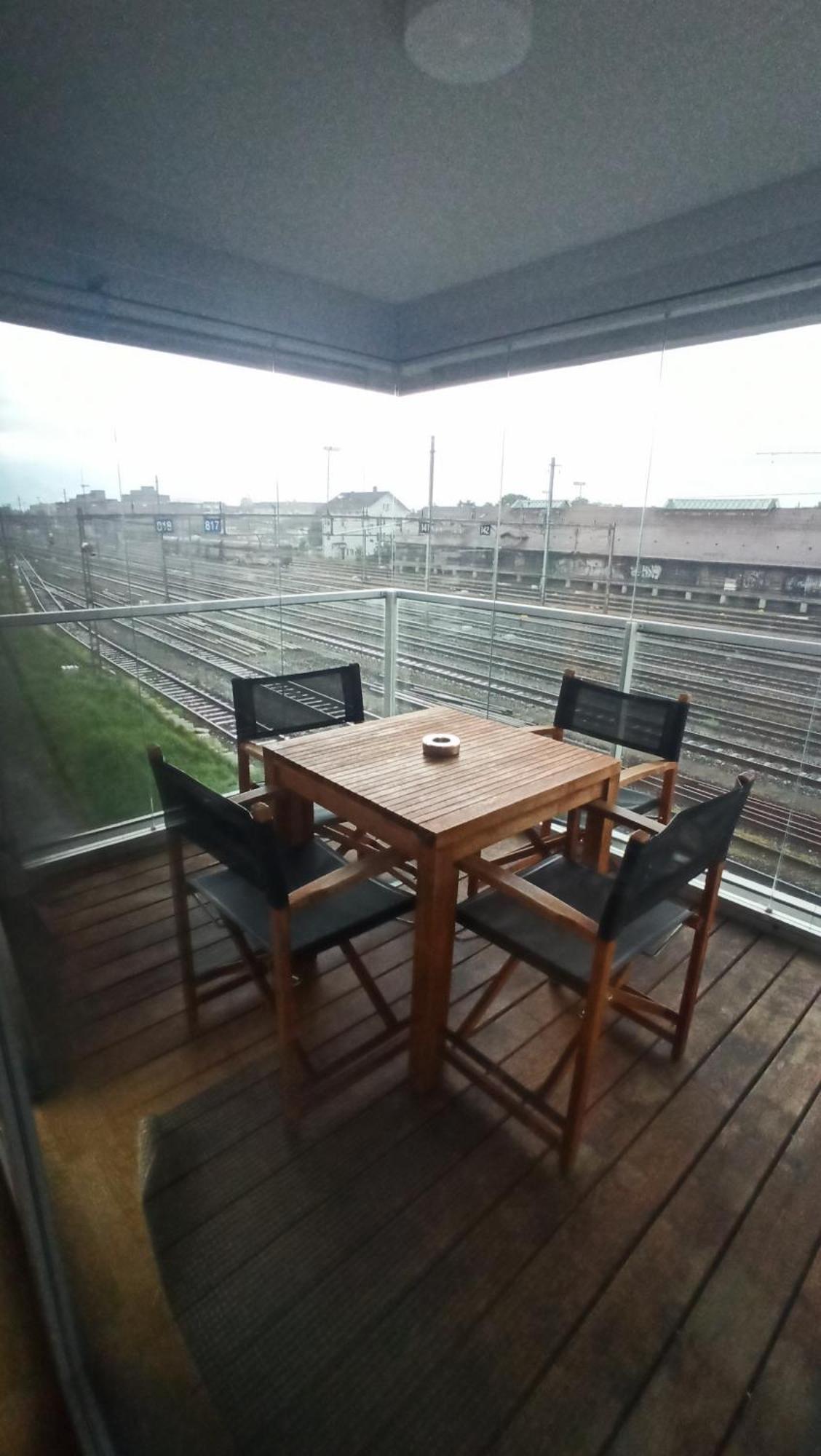 Apartment Spedition 툰 외부 사진