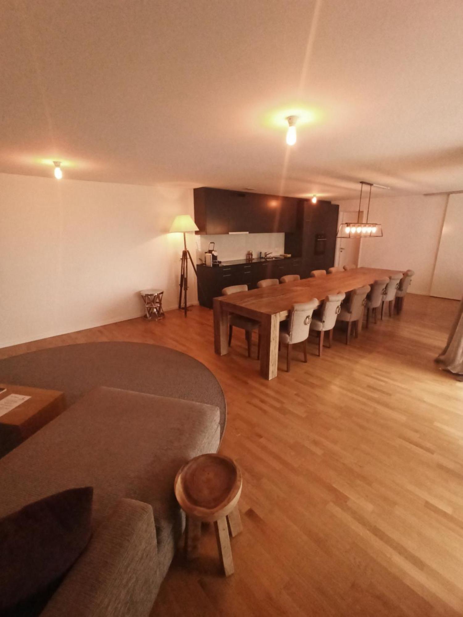 Apartment Spedition 툰 외부 사진