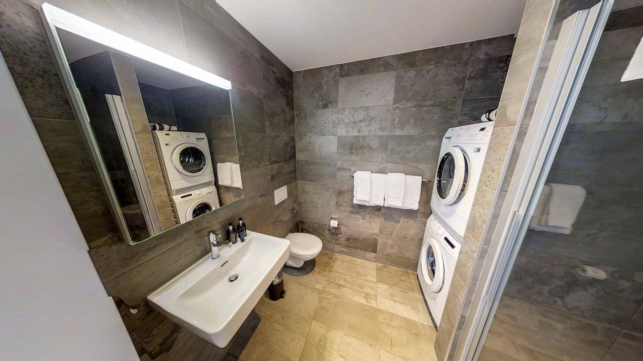 Apartment Spedition 툰 외부 사진